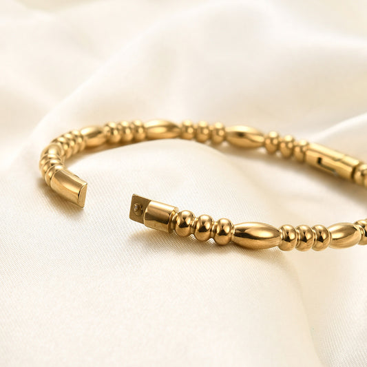 Elegant Bracelet with a Refined Design